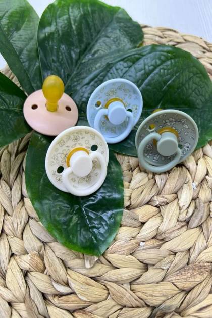 Соска Латекс цветочки 0+ (Цвет: Оливковый)